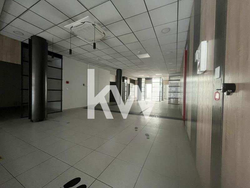 Local commercial - 254 m²