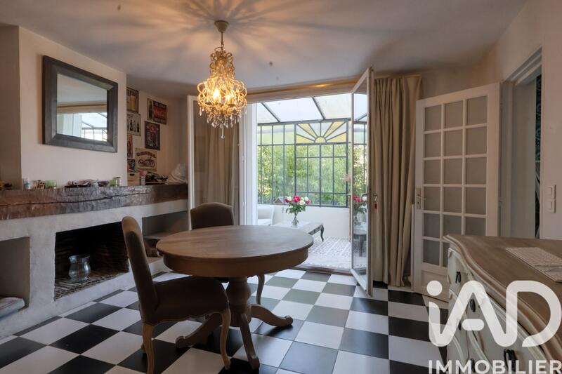 Maison - 270 m² - 8 pièces