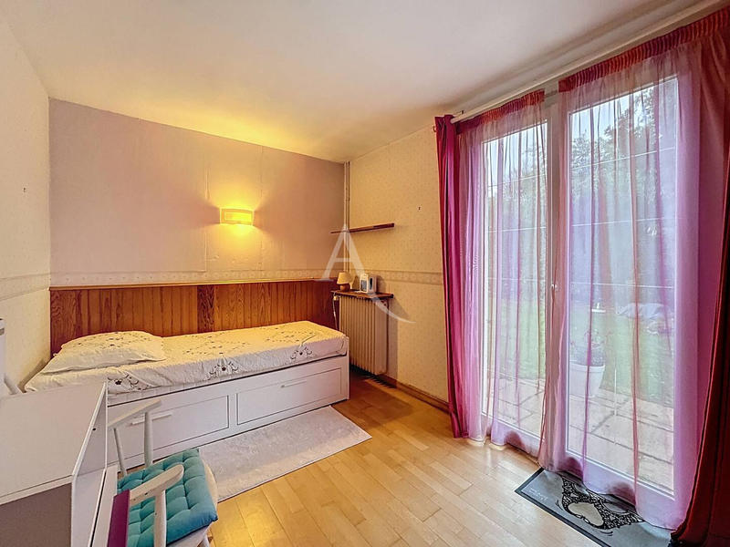 Maison - 182 m² - 8 pièces