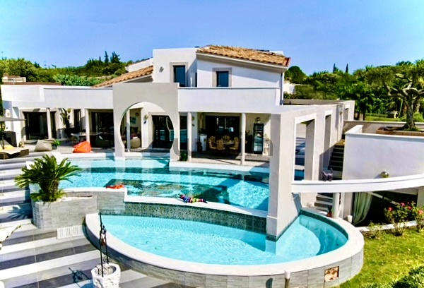 Villa - 377 m² - 8 pièces