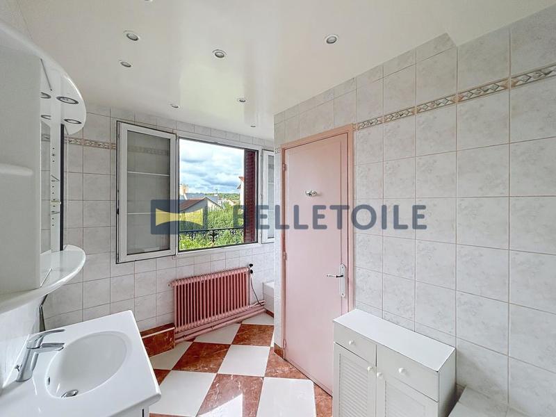 Maison - 90 m² - 3 pièces