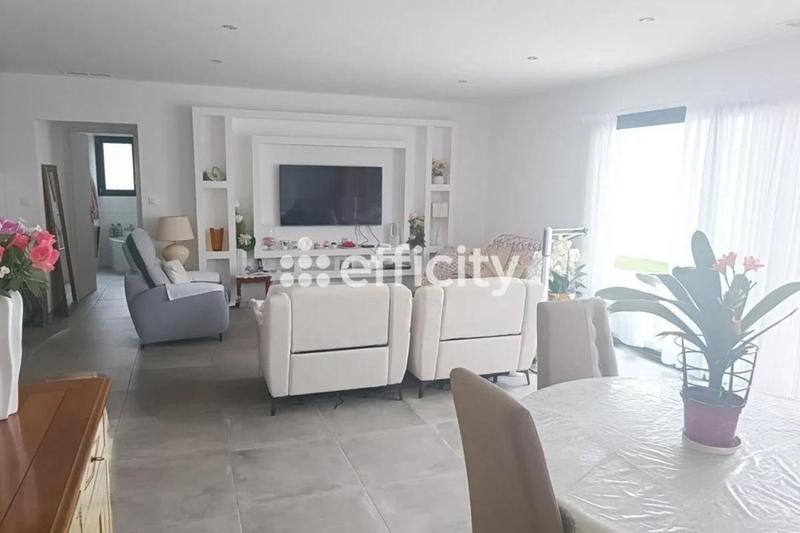 Maison - 108 m² - 5 pièces