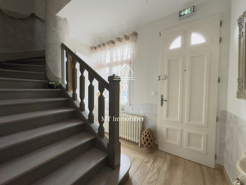 Maison - 181 m² - 8 pièces