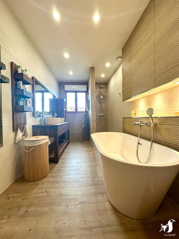 Maison - 195 m² - 7 pièces