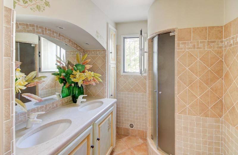 Villa - 181 m² - 6 pièces