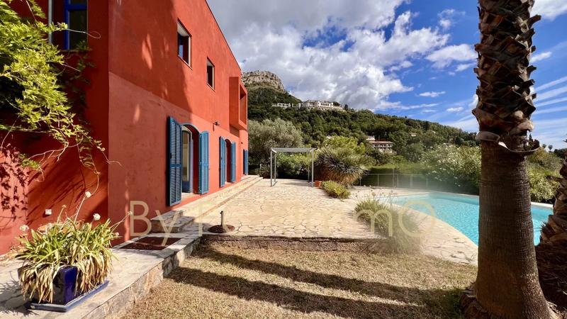 Villa - 230 m² - 7 pièces