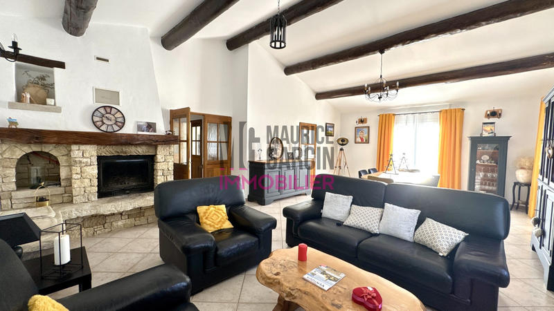 Maison - 233 m² - 5 pièces