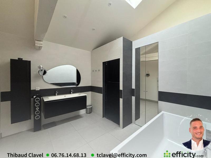 Maison - 283 m² - 10 pièces