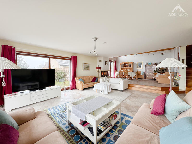 Maison - 200 m² - 6 pièces