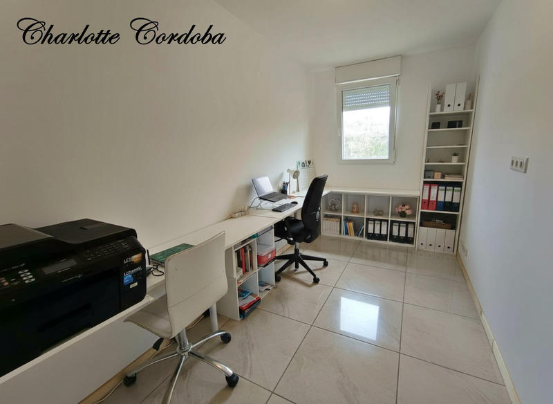 Maison - 253 m² - 9 pièces