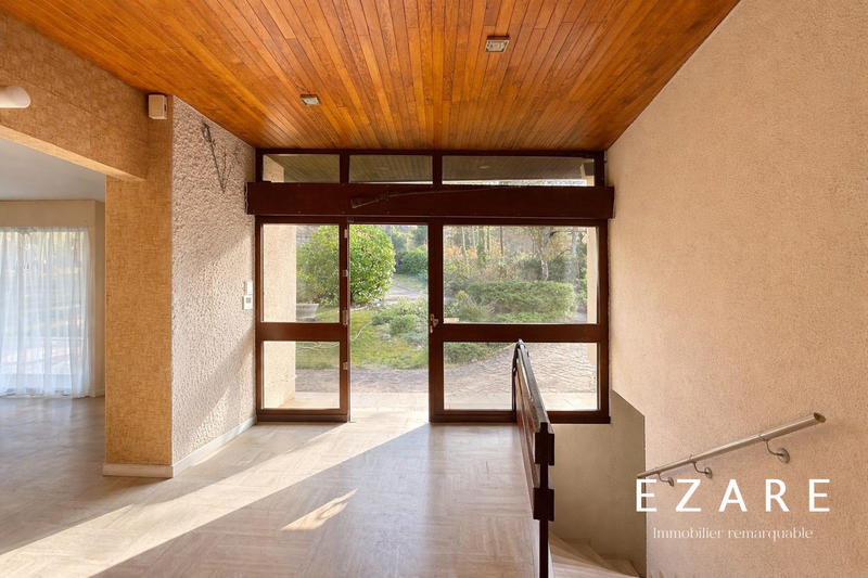 Maison - 221 m² - 8 pièces