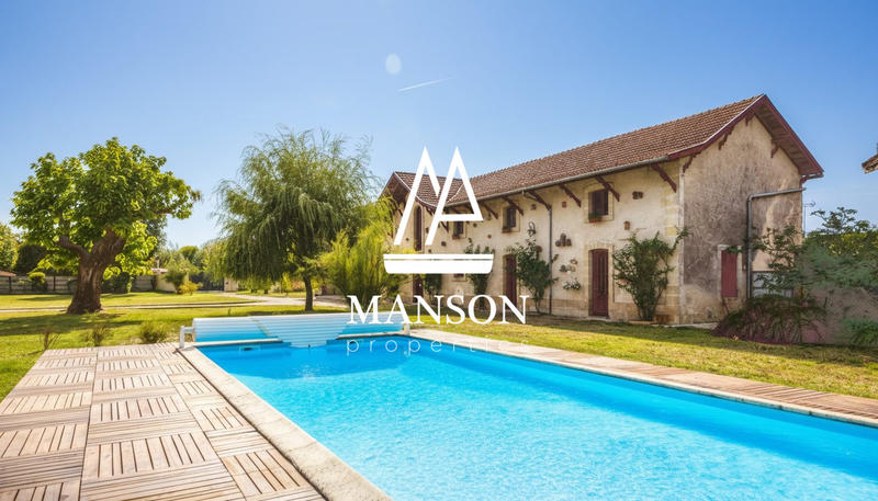 Maison - 520 m² - 12 pièces