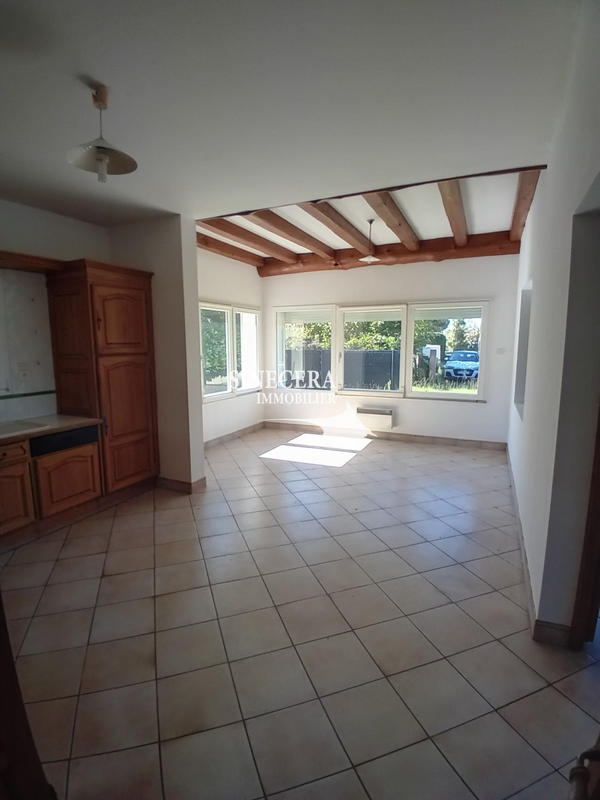 Maison - 180 m² - 5 pièces