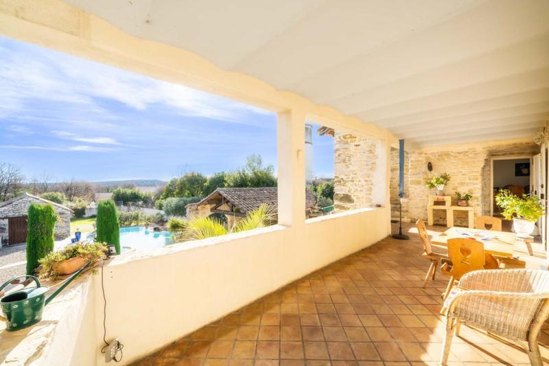 Maison en pierre - 212 m² - 5 pièces