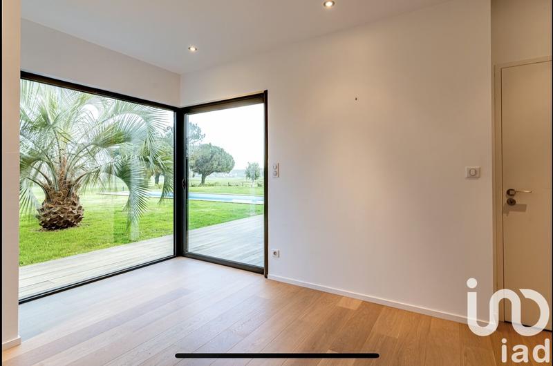 Maison - 240 m² - 8 pièces