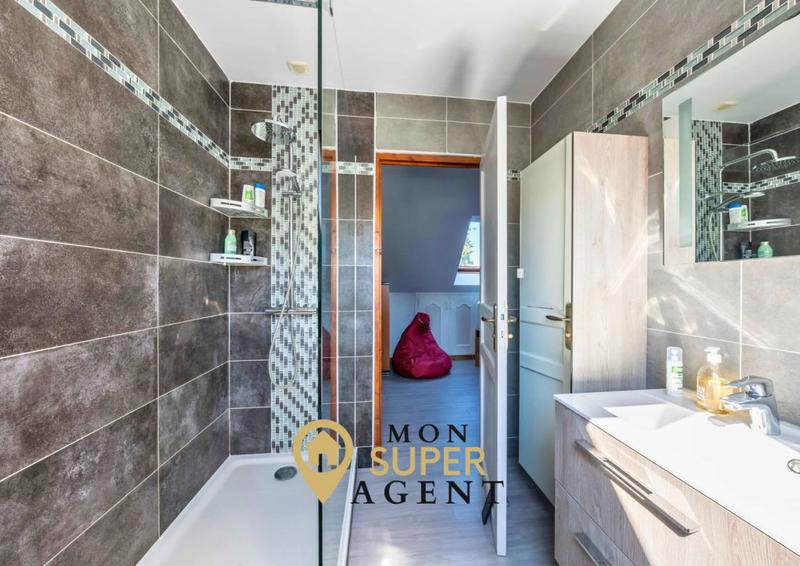 Château - 105 m² - 5 pièces