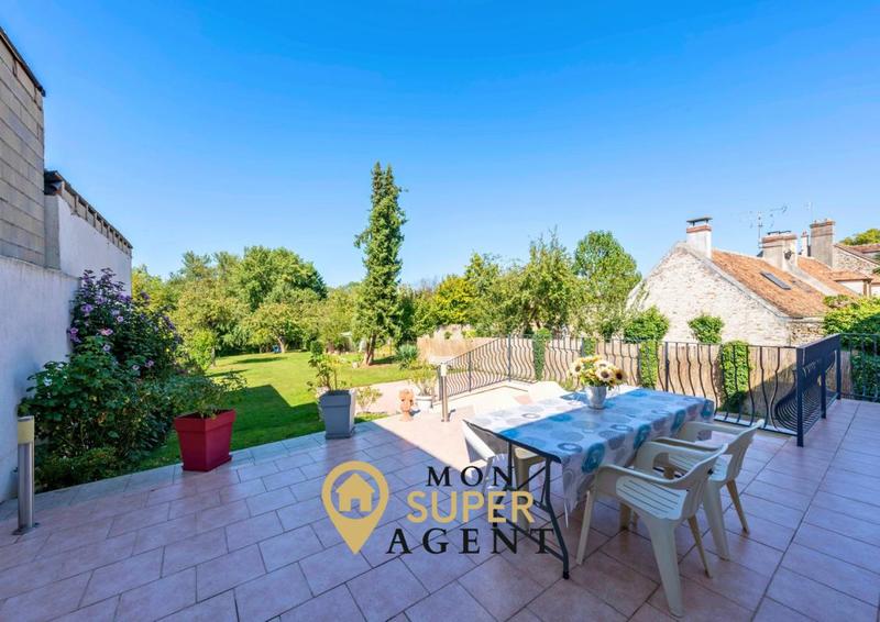 Château - 105 m² - 5 pièces