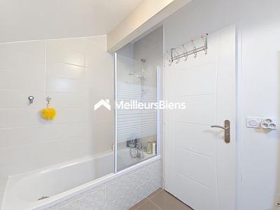 Propriété - 85 m² - 4 pièces