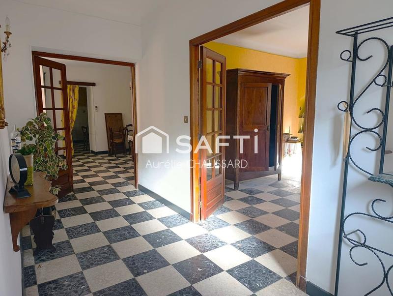 Maison - 188 m² - 9 pièces