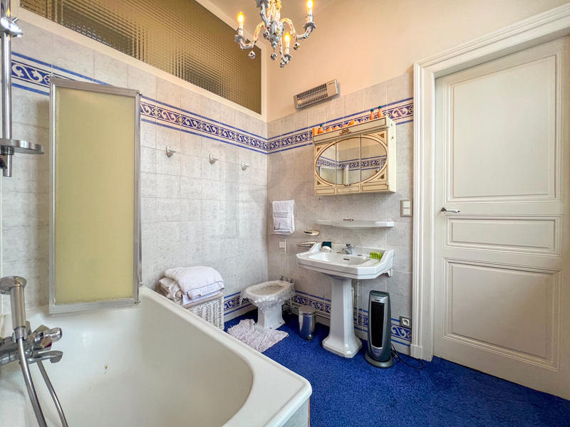 Maison - 358 m² - 11 pièces