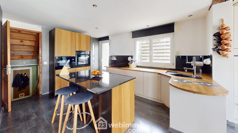 Maison - 189 m² - 6 pièces