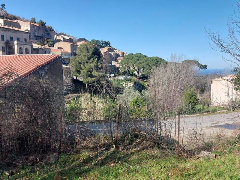 Terrain constructible - 1 100 m²