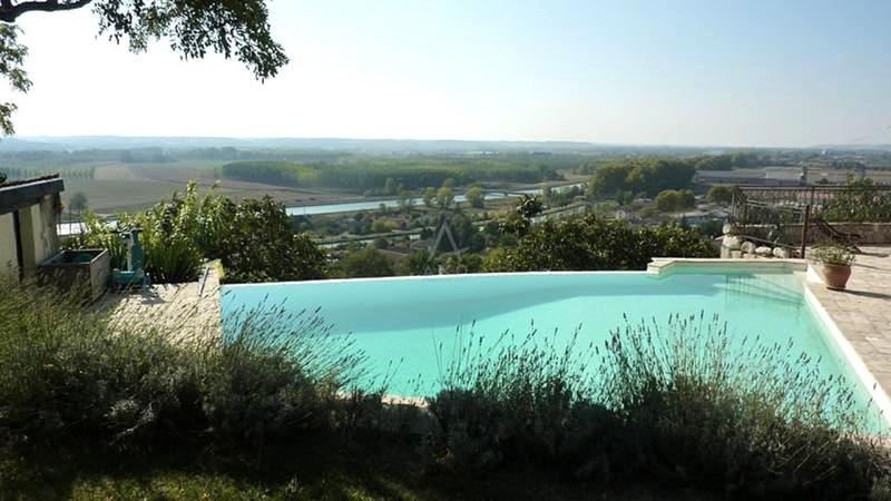 Maison en pierre - 300 m² - 9 pièces