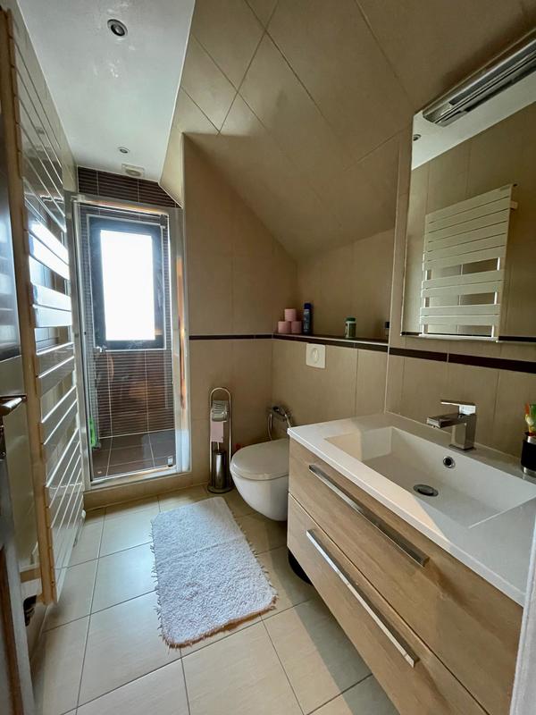 Maison - 330 m² - 9 pièces