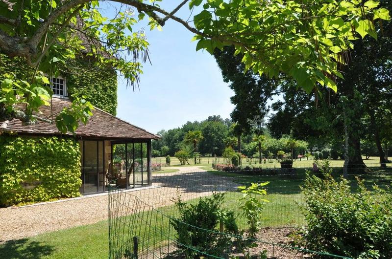 Maison traditionnelle - 260 m² - 8 pièces