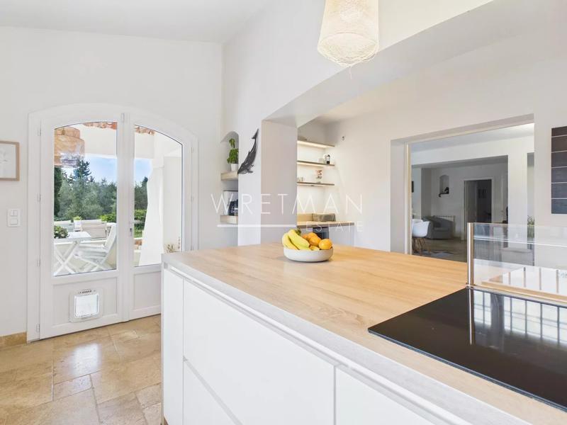 Villa - 240 m² - 7 pièces