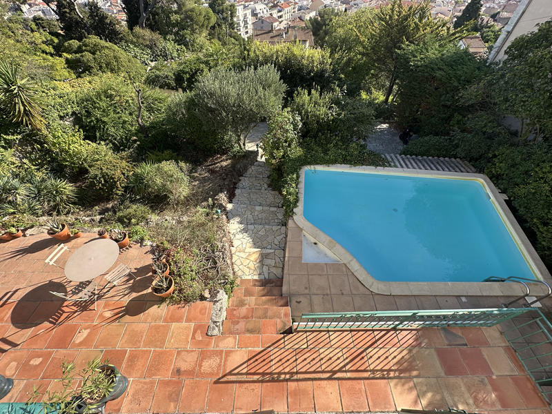 Maison - 99 m² - 5 pièces