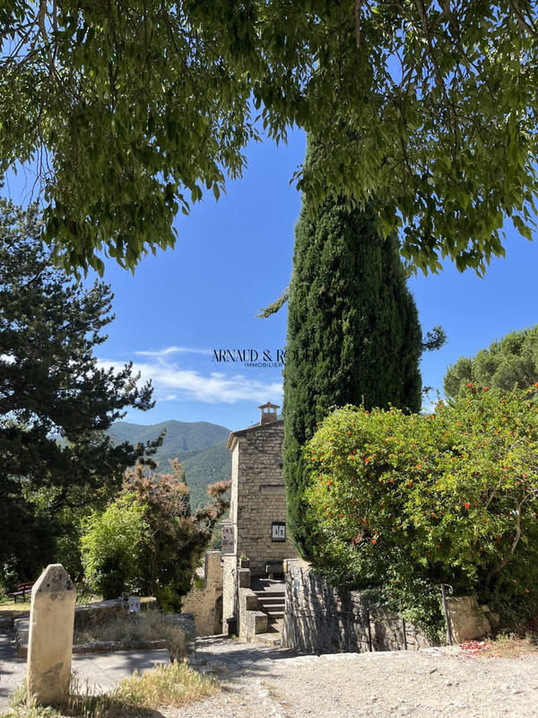 Maison - 450 m² - 10 pièces