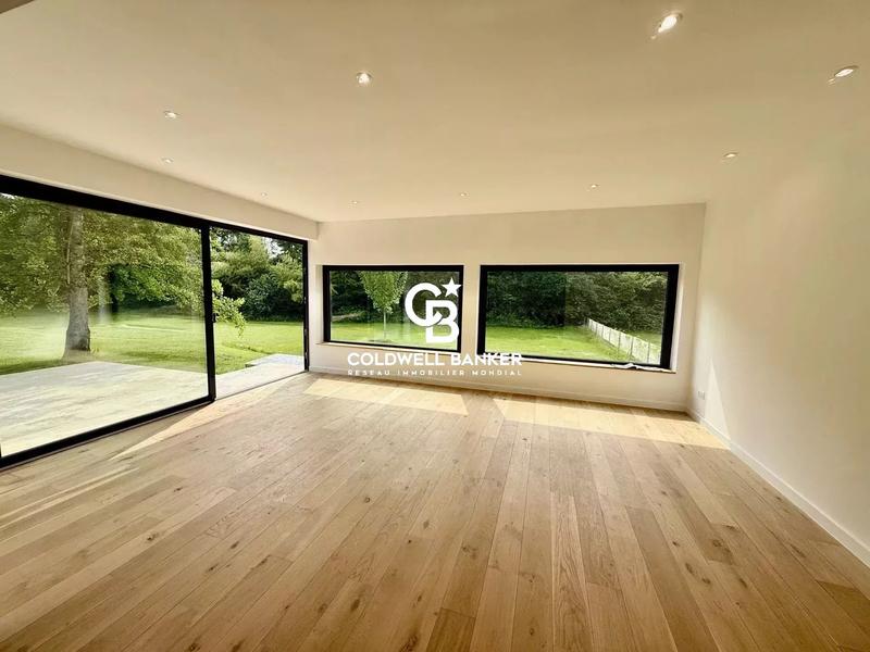 Maison - 220 m² - 7 pièces