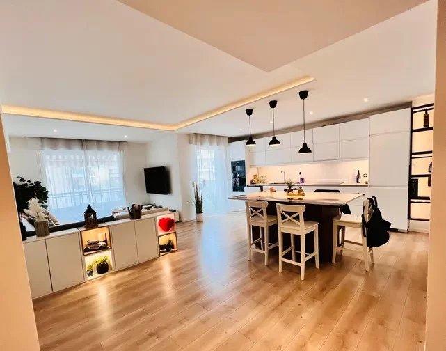 Appartement - 100 m² - 4 pièces