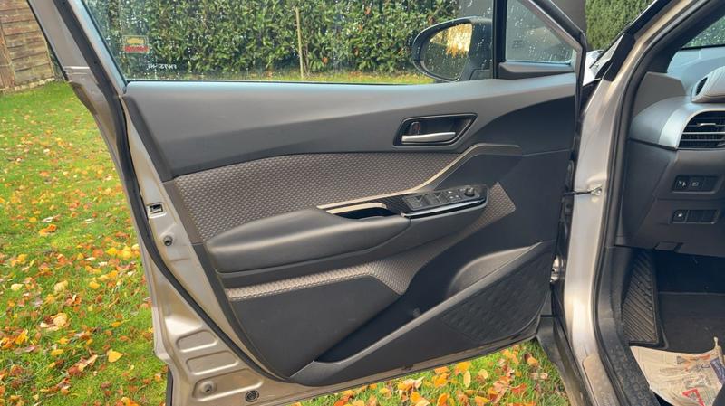 Toyota c-Hr 1.8 Vvt-i 122 Hybrid Cvt Distinctive