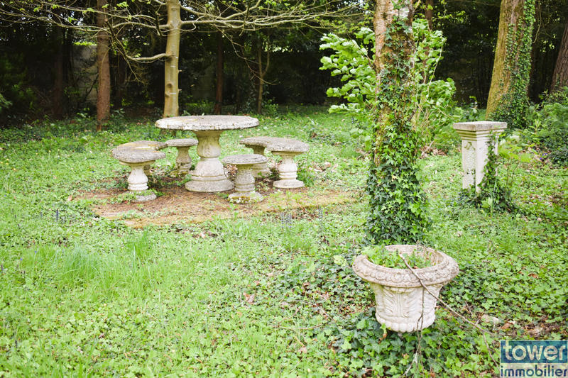 Propriété - 176 m² - 9 pièces