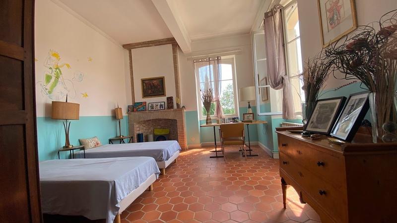 Maison - 560 m² - 13 pièces