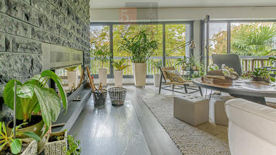 Maison - 300 m² - 8 pièces