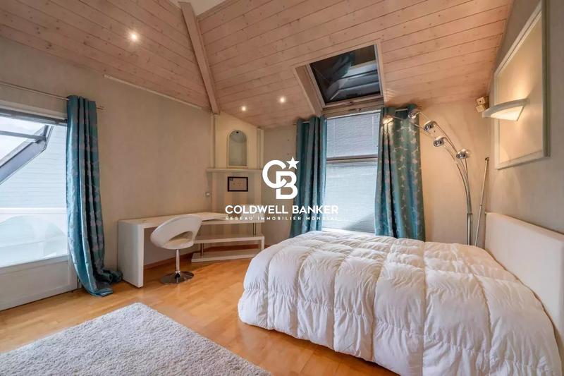 Maison - 285 m² - 6 pièces