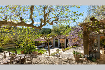 Maison - 499 m² - 8 pièces