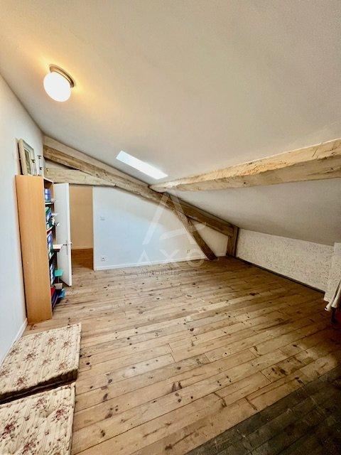 Maison - 181 m² - 8 pièces