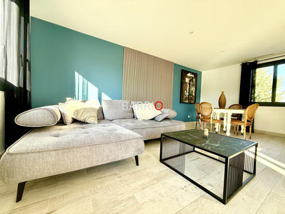 Maison traditionnelle - 138 m² - 5 pièces