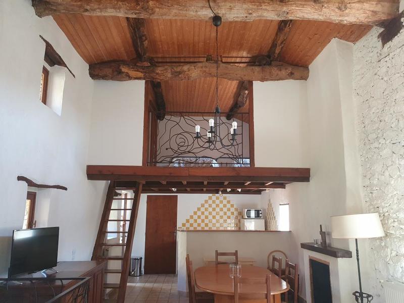 Maison - 1 281 m² - 47 pièces