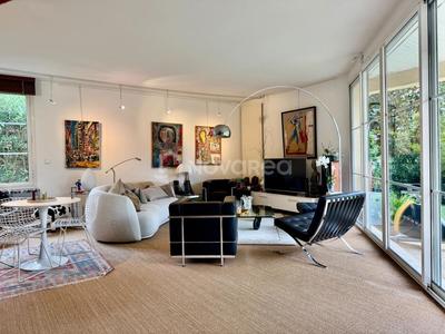 Villa - 285 m² - 8 pièces