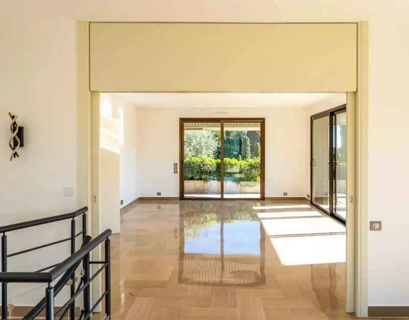 Appartement - 270 m² - 7 pièces