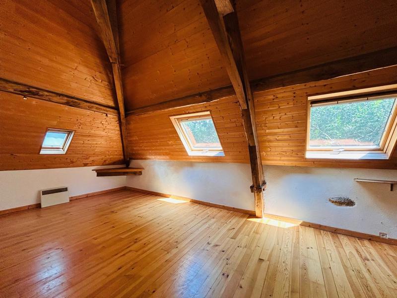 Maison - 420 m² - 12 pièces