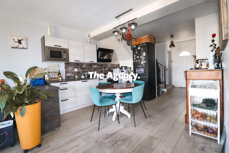 Maison - 90 m² - 4 pièces