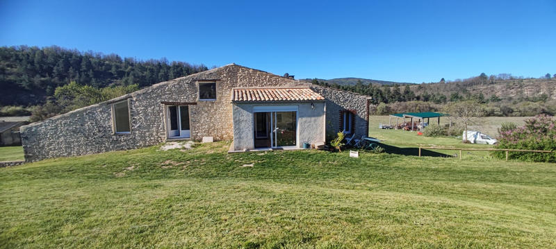 Propriété - 420 m² - 12 pièces