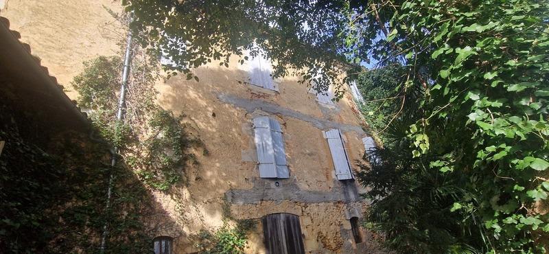 Maison - 263 m² - 8 pièces