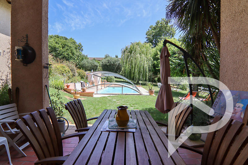 Maison - 208 m² - 7 pièces